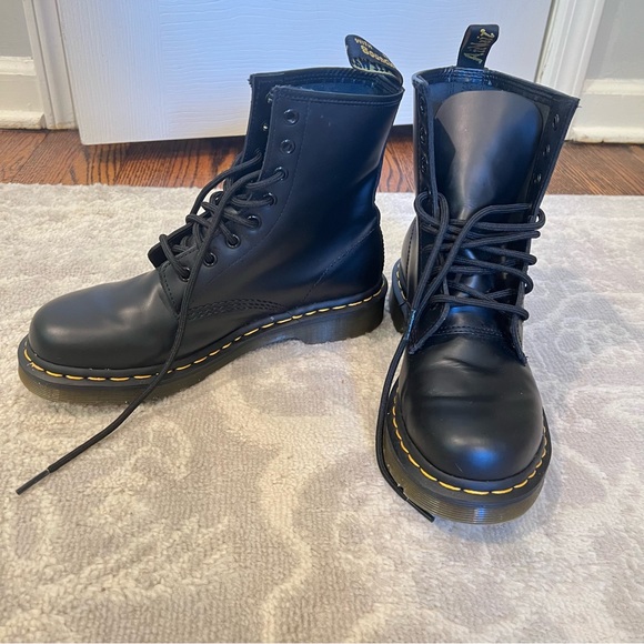 Dr. Martens 1460 women size 8 - Picture 6 of 10